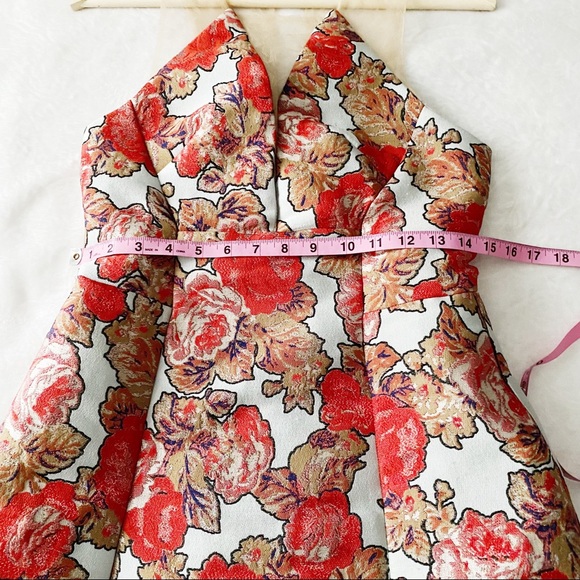 Topshop Gorgeous Floral Brocade Dress - Picture 10 of 16